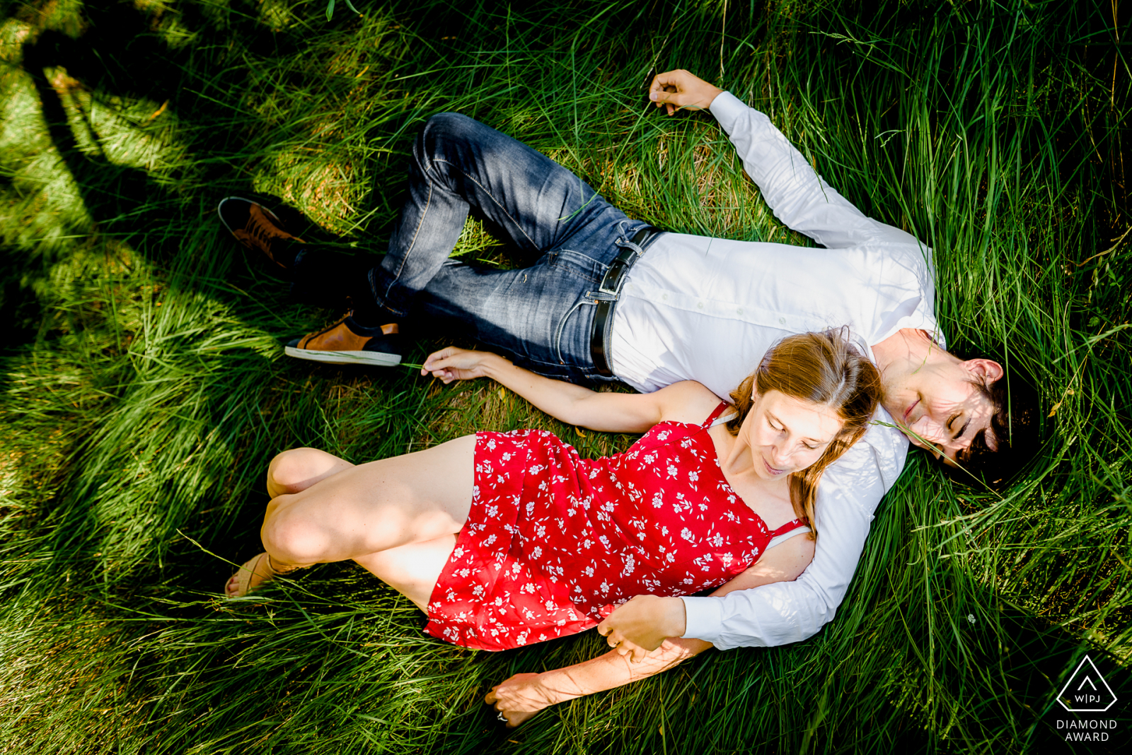 Séance photo de couple dans les oliviers à Montpellier