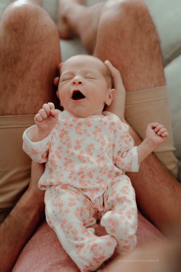 Bébé qui baille à Montpellier