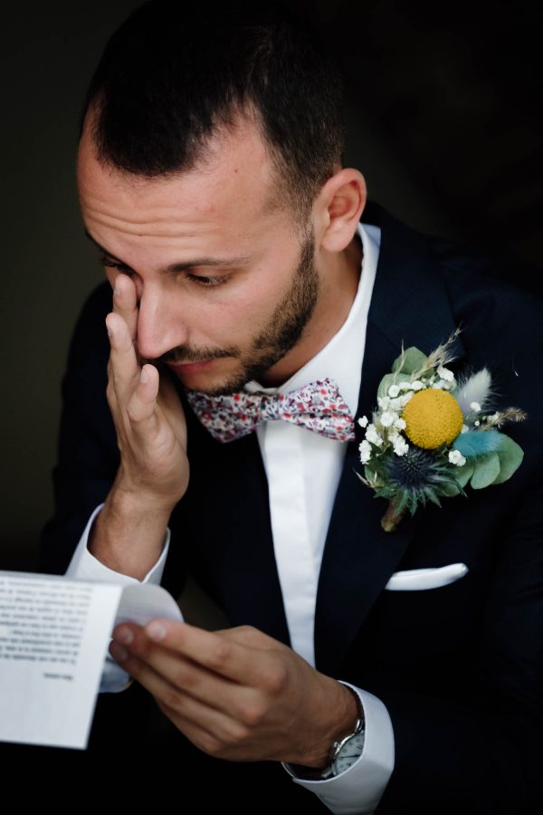Moment emouvant lors d'un mariage