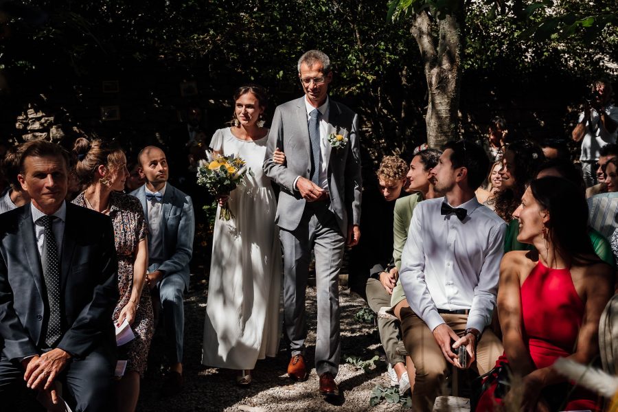 Cérémonie lors d'un mariage au Mas de la Plume