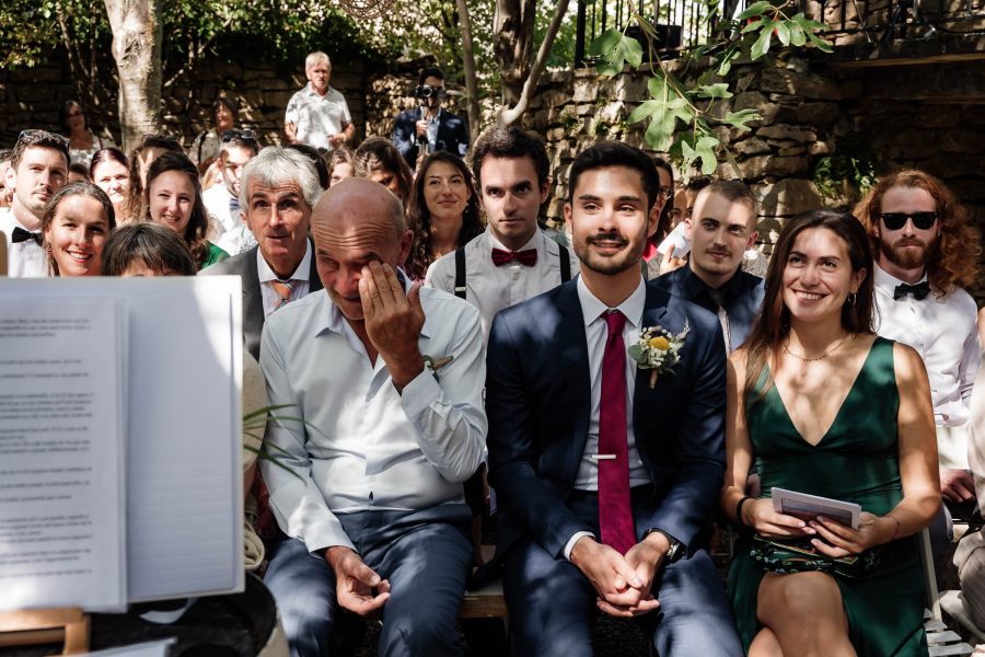 Cérémonie lors d'un mariage au Mas de la Plume