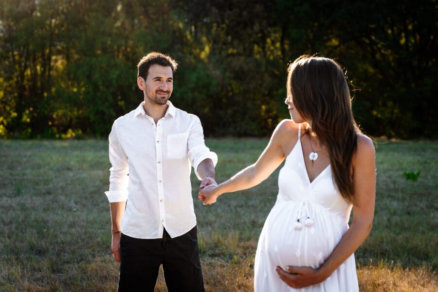 Photographe grossesse à Montpellier en couple