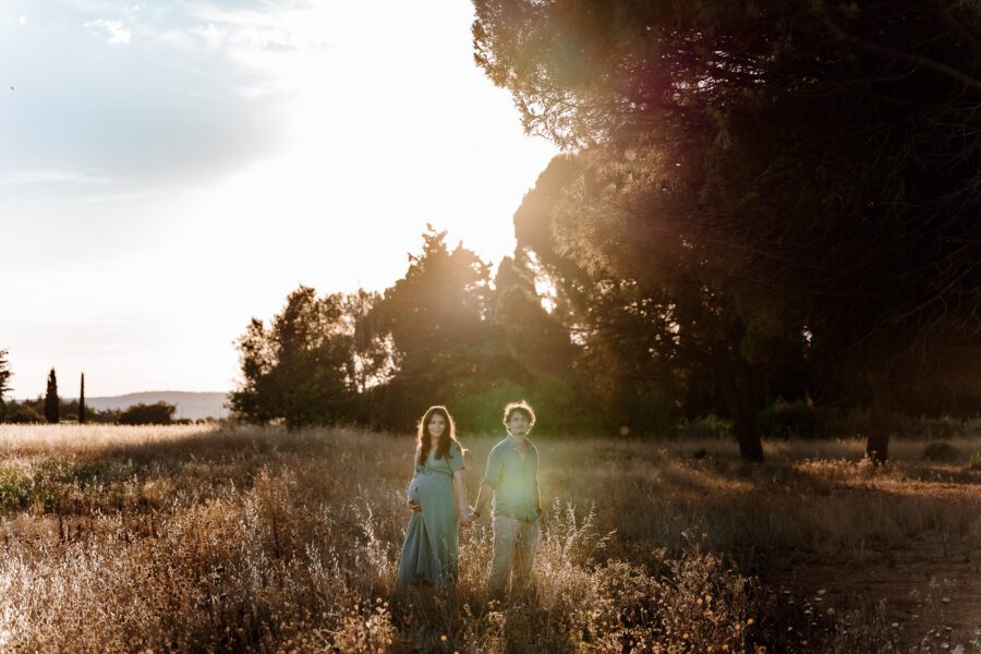 Photo maternité Montpellier au coucher du soleil