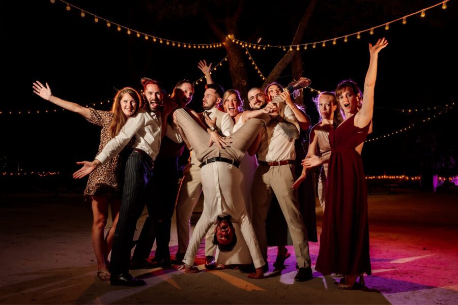 Idée animation mariage wedding sprint pour des photos de groupe déjantées